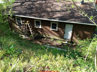 Limited space for septic system needs special design options (C) InspectApedia.com Meredith